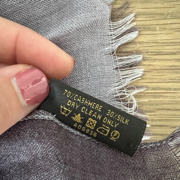 Louis Vuitton Purple Monogrammed Stole/Scarf - Picture 7 of 11